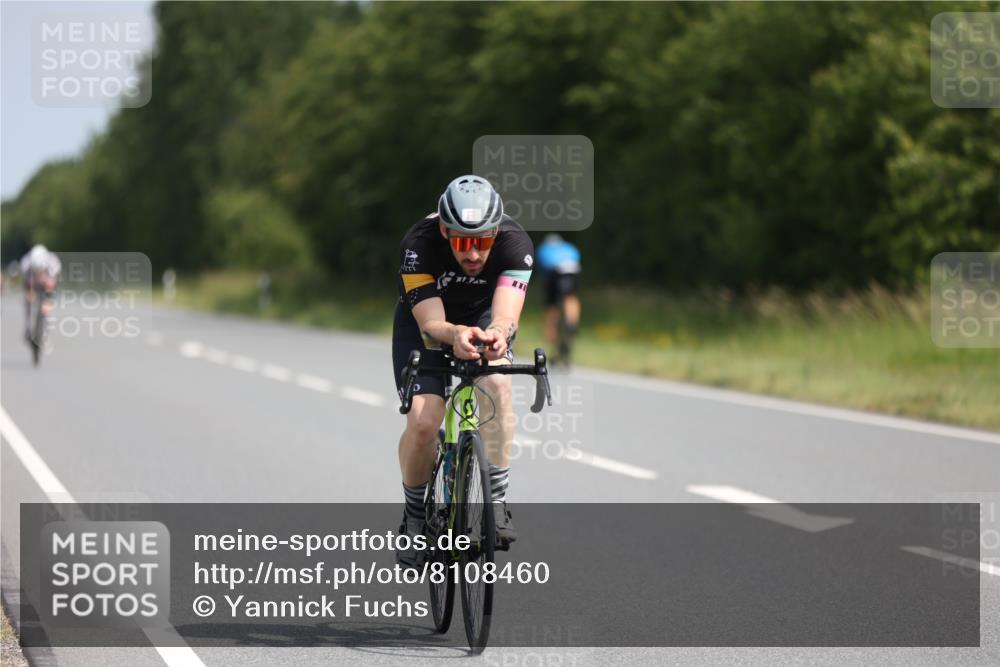 22.06.2025 - Viking Triathlon Yannick Fuchs http://msf.ph/oto/8108460 22.06.2025 11:32:32 Radfahren 8, 58, 462, 601, 653 meine-sportfotos.de