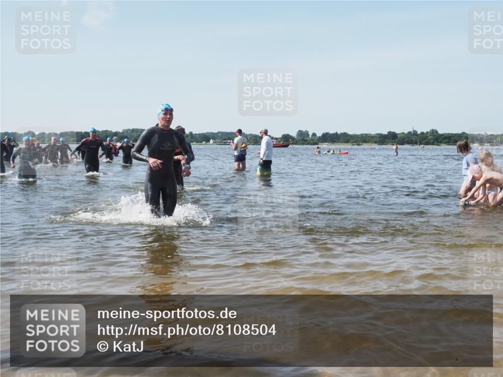 22.06.2025 - Viking Triathlon KatJ http://msf.ph/oto/8108504 22.06.2025 10:38:17 Schwimmen 61, 72, 89, 191, 209, 269, 398, 447, 509, 535, 662 meine-sportfotos.de