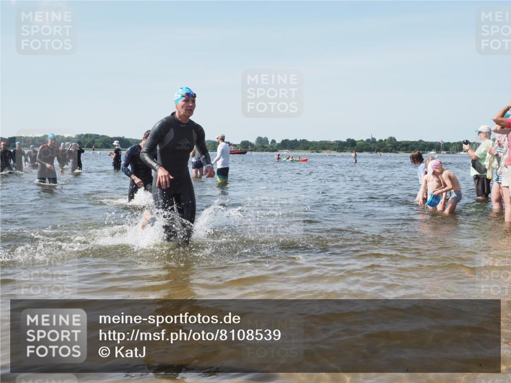 22.06.2025 - Viking Triathlon KatJ http://msf.ph/oto/8108539 22.06.2025 10:38:18 Schwimmen 61, 72, 89, 191, 209, 269, 398, 447, 509, 535, 662 meine-sportfotos.de