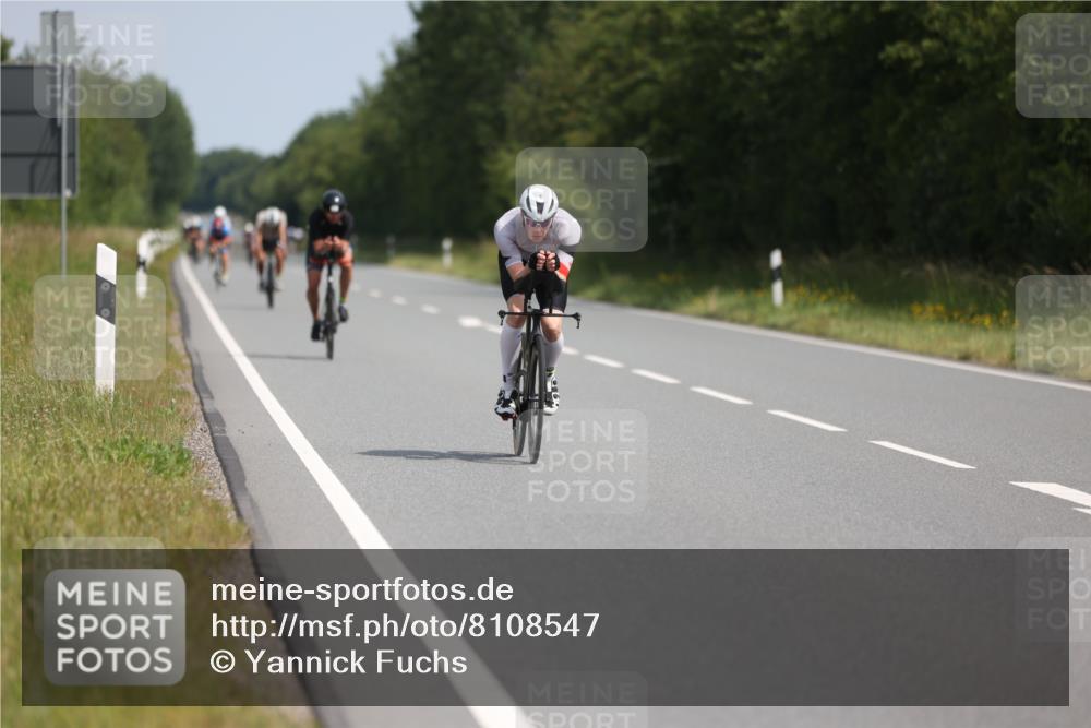 22.06.2025 - Viking Triathlon Yannick Fuchs http://msf.ph/oto/8108547 22.06.2025 11:32:36 Radfahren 8, 203, 462, 601, 644, 653 meine-sportfotos.de
