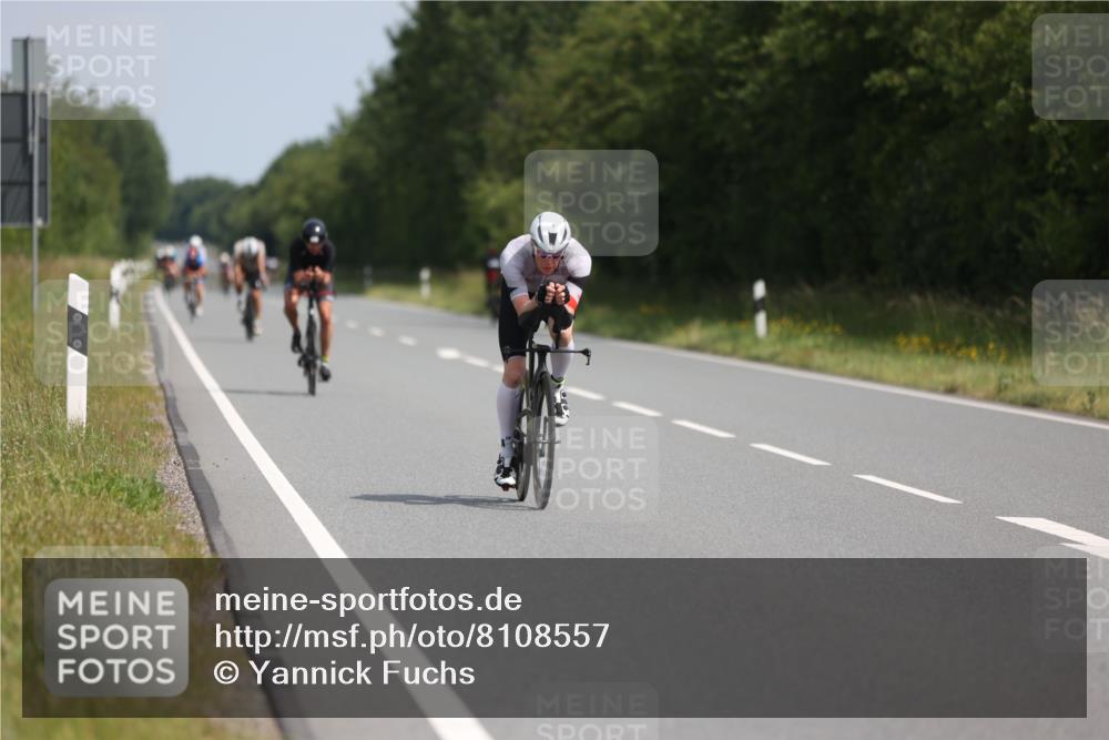 22.06.2025 - Viking Triathlon Yannick Fuchs http://msf.ph/oto/8108557 22.06.2025 11:32:36 Radfahren 8, 203, 462, 601, 644, 653 meine-sportfotos.de