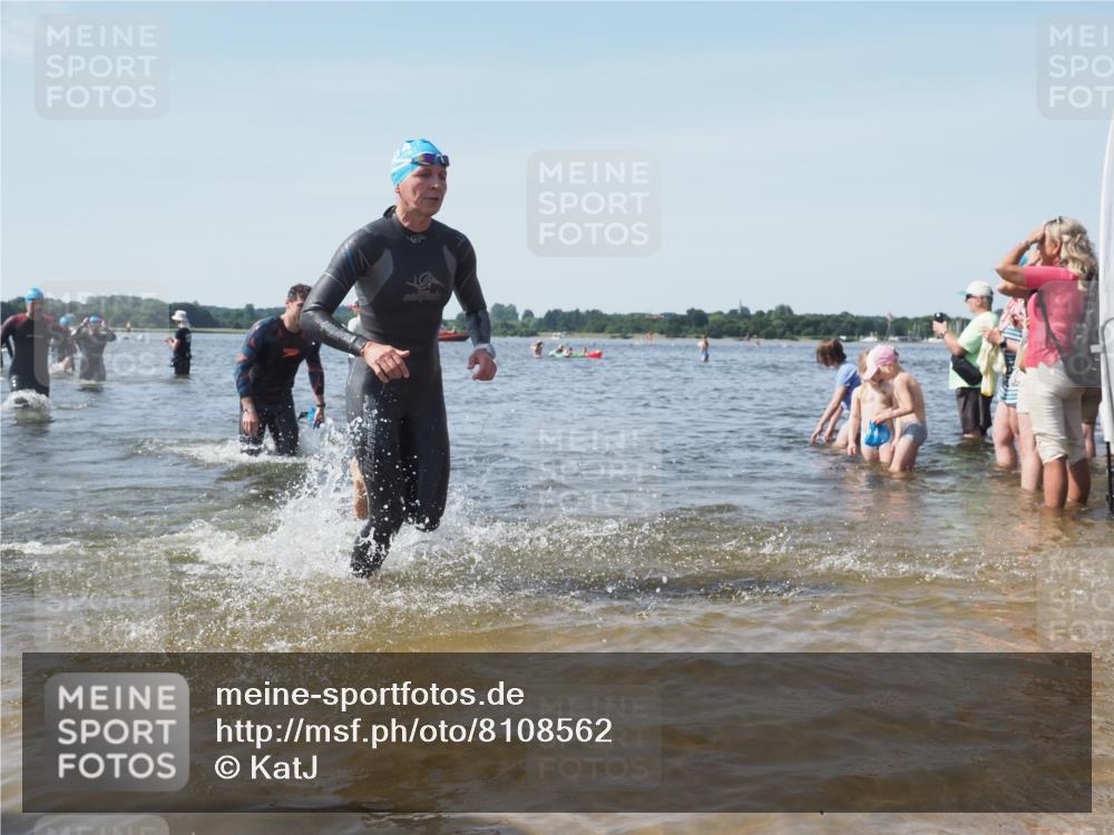 22.06.2025 - Viking Triathlon KatJ http://msf.ph/oto/8108562 22.06.2025 10:38:19 Schwimmen 61, 72, 89, 191, 209, 269, 398, 428, 447, 509, 535, 662 meine-sportfotos.de