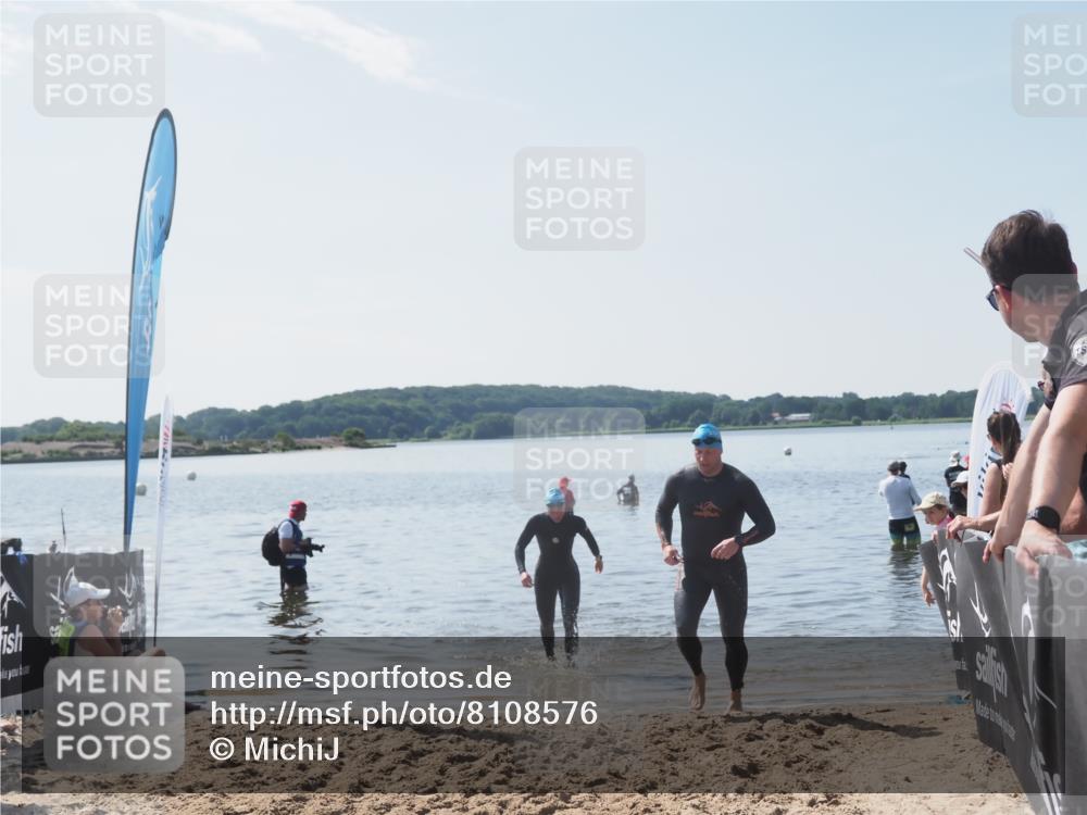 22.06.2025 - Viking Triathlon MichiJ http://msf.ph/oto/8108576 22.06.2025 10:55:33 Schwimmen 246, 472 meine-sportfotos.de