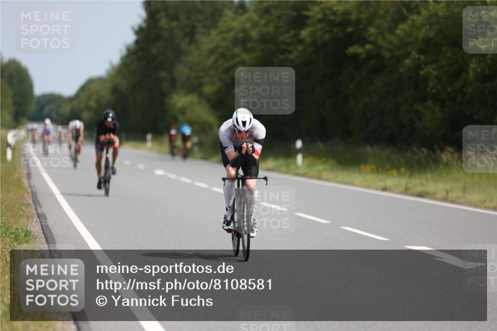 22.06.2025 - Viking Triathlon Yannick Fuchs http://msf.ph/oto/8108581 22.06.2025 11:32:37 Radfahren 8, 203, 462, 601, 644, 653 meine-sportfotos.de