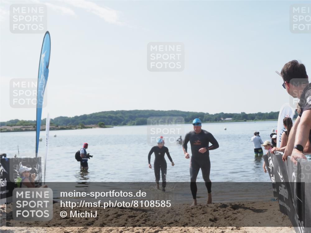 22.06.2025 - Viking Triathlon MichiJ http://msf.ph/oto/8108585 22.06.2025 10:55:33 Schwimmen 246, 472 meine-sportfotos.de