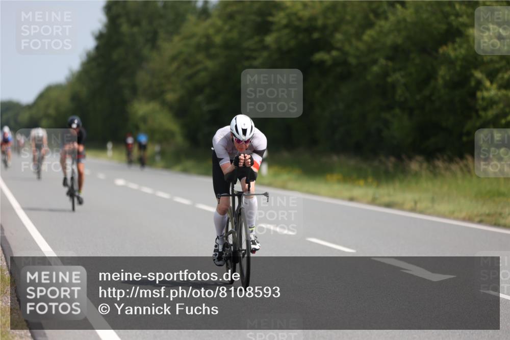 22.06.2025 - Viking Triathlon Yannick Fuchs http://msf.ph/oto/8108593 22.06.2025 11:32:37 Radfahren 8, 203, 462, 601, 644, 653 meine-sportfotos.de