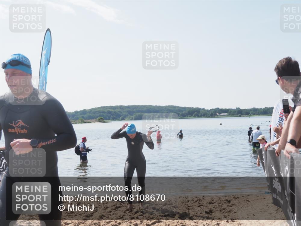 22.06.2025 - Viking Triathlon MichiJ http://msf.ph/oto/8108670 22.06.2025 10:55:36 Schwimmen 472 meine-sportfotos.de