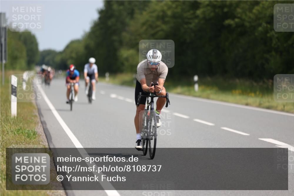22.06.2025 - Viking Triathlon Yannick Fuchs http://msf.ph/oto/8108737 22.06.2025 11:32:44 Radfahren 8, 89, 115, 203, 644, 653 meine-sportfotos.de
