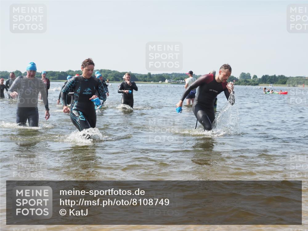 22.06.2025 - Viking Triathlon KatJ http://msf.ph/oto/8108749 22.06.2025 10:38:24 Schwimmen 22, 61, 89, 209, 269, 398, 419, 428, 447, 509, 535, 603, 659, 662 meine-sportfotos.de