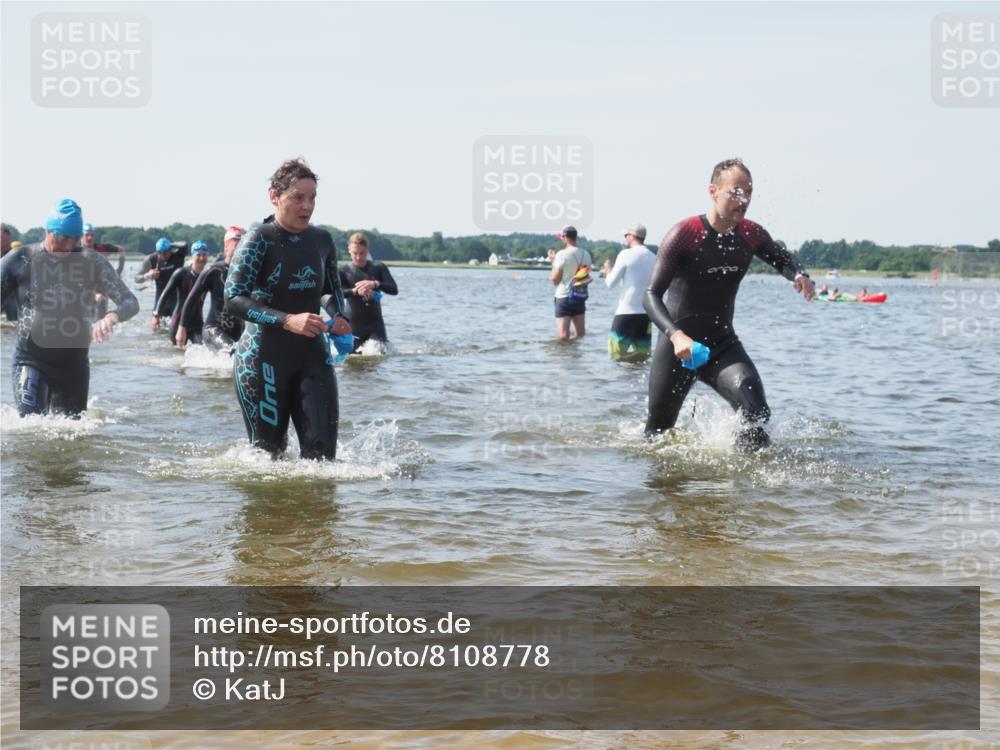 22.06.2025 - Viking Triathlon KatJ http://msf.ph/oto/8108778 22.06.2025 10:38:24 Schwimmen 22, 61, 89, 209, 269, 398, 419, 428, 447, 509, 535, 603, 659, 662 meine-sportfotos.de