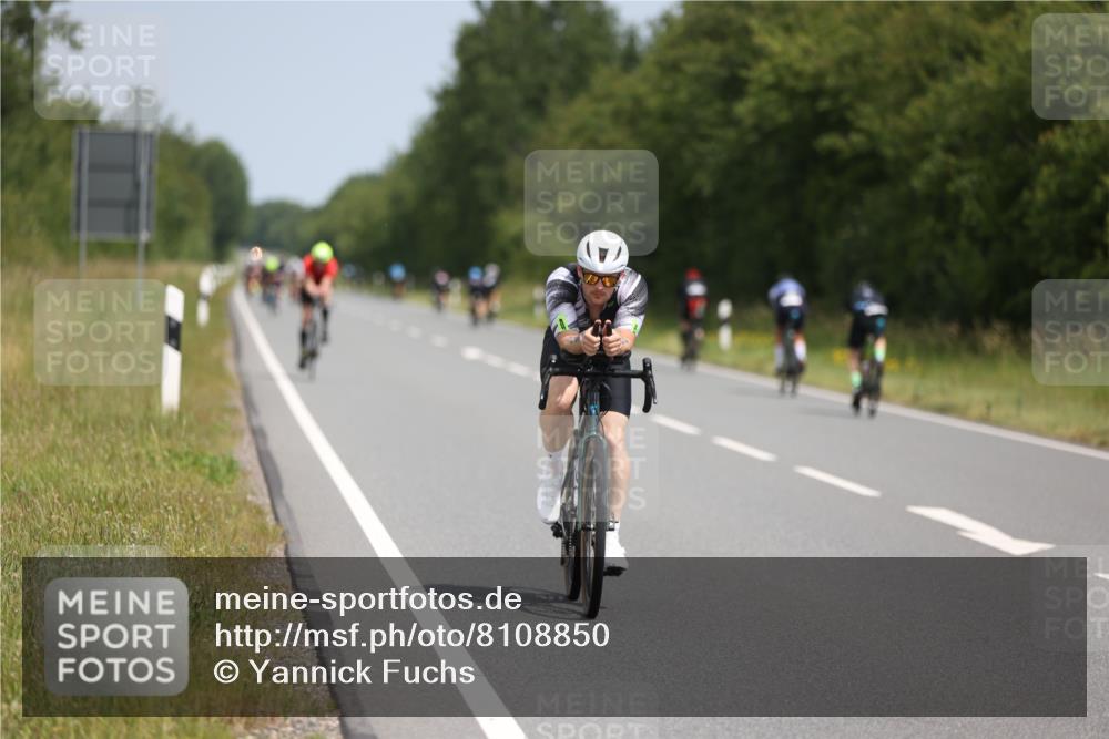 22.06.2025 - Viking Triathlon Yannick Fuchs http://msf.ph/oto/8108850 22.06.2025 12:13:46 Radfahren 190, 269, 482 meine-sportfotos.de