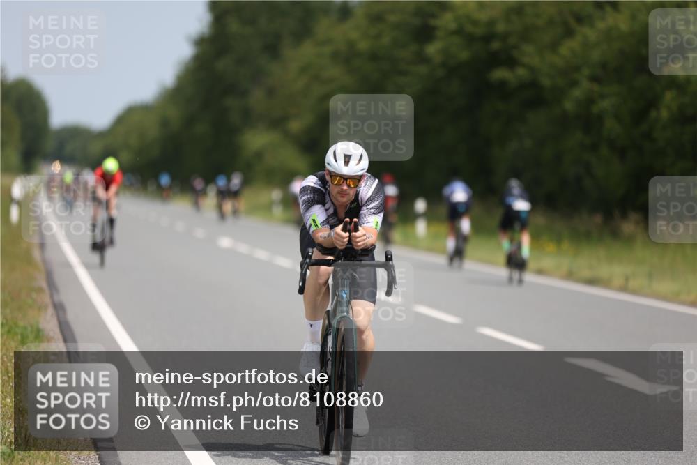 22.06.2025 - Viking Triathlon Yannick Fuchs http://msf.ph/oto/8108860 22.06.2025 12:13:47 Radfahren 190, 269, 482 meine-sportfotos.de