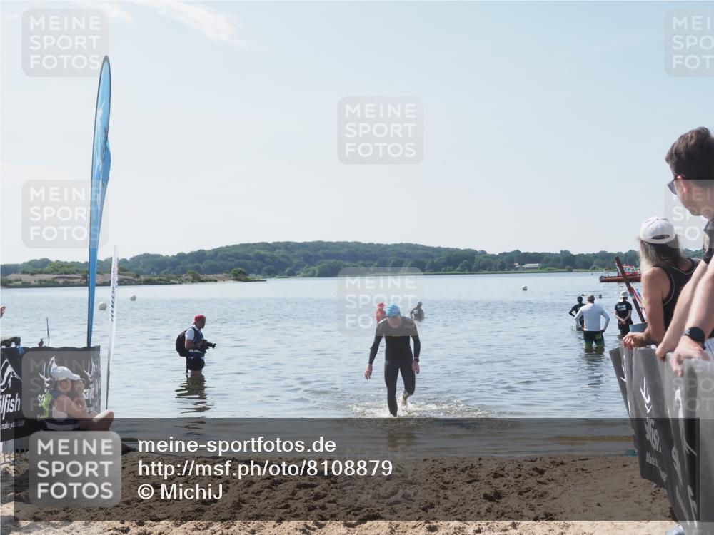 22.06.2025 - Viking Triathlon MichiJ http://msf.ph/oto/8108879 22.06.2025 10:56:56 Schwimmen 363 meine-sportfotos.de
