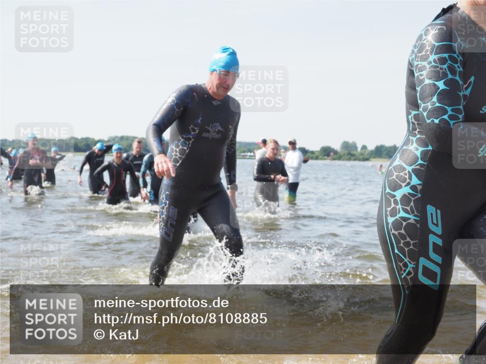 22.06.2025 - Viking Triathlon KatJ http://msf.ph/oto/8108885 22.06.2025 10:38:27 Schwimmen 22, 89, 156, 209, 269, 398, 419, 428, 447, 509, 535, 601, 603, 659, 662 meine-sportfotos.de