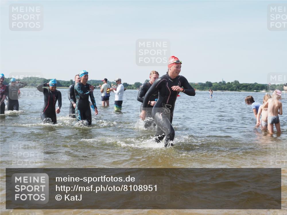 22.06.2025 - Viking Triathlon KatJ http://msf.ph/oto/8108951 22.06.2025 10:38:30 Schwimmen 22, 85, 156, 215, 269, 398, 419, 428, 447, 509, 535, 601, 603, 659, 662 meine-sportfotos.de