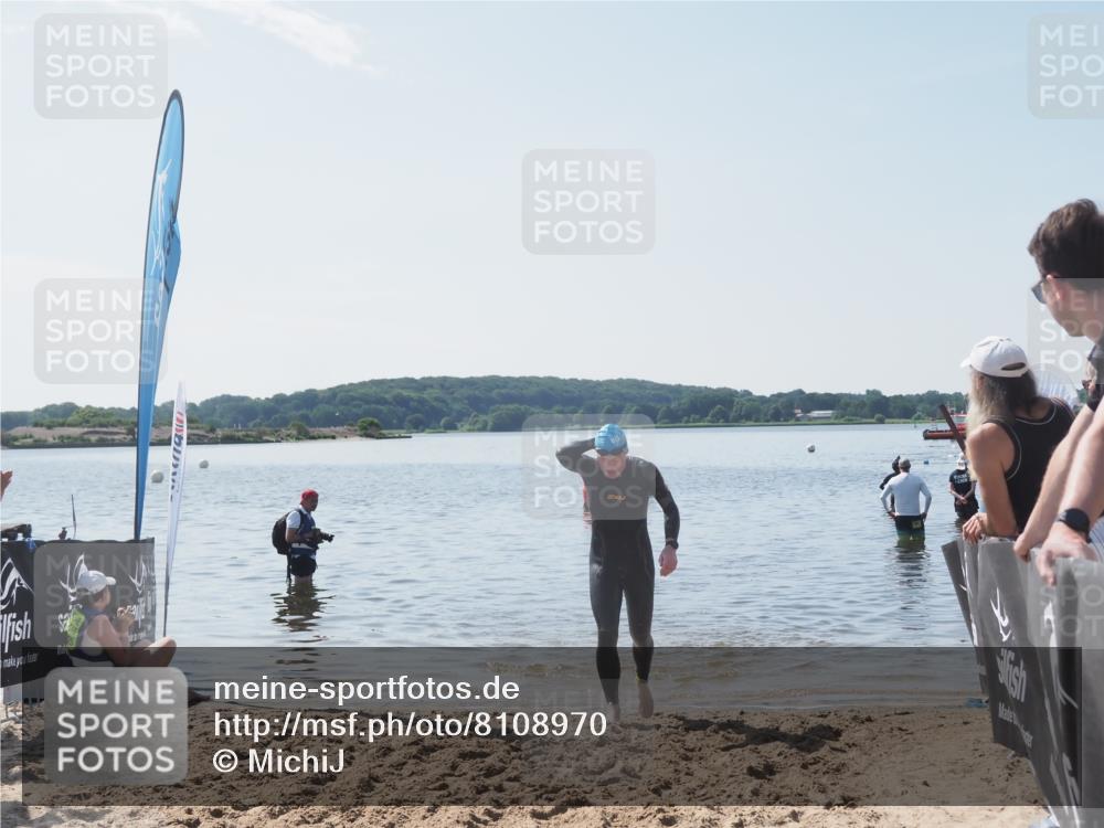 22.06.2025 - Viking Triathlon MichiJ http://msf.ph/oto/8108970 22.06.2025 10:56:59 Schwimmen 363 meine-sportfotos.de