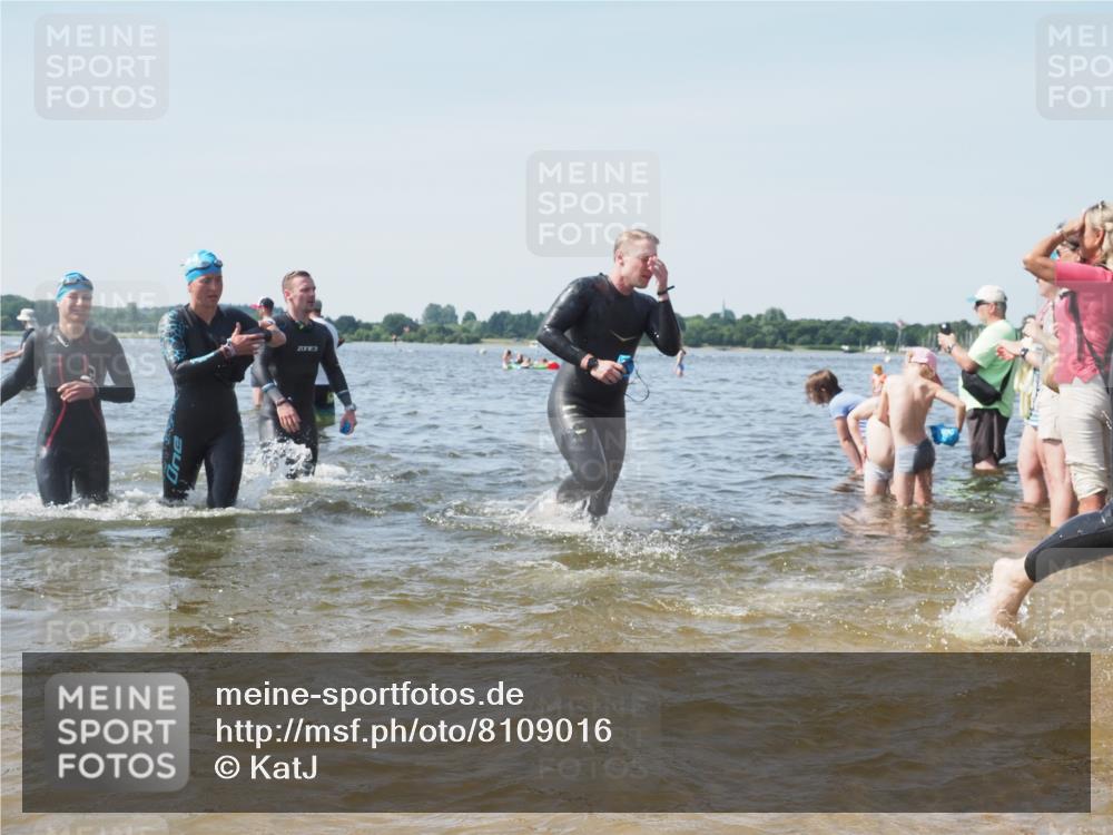 22.06.2025 - Viking Triathlon KatJ http://msf.ph/oto/8109016 22.06.2025 10:38:31 Schwimmen 22, 85, 156, 215, 269, 398, 419, 428, 447, 509, 535, 601, 603, 659, 662 meine-sportfotos.de