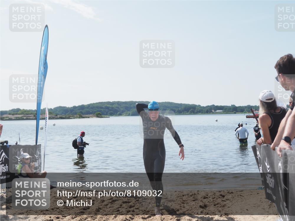 22.06.2025 - Viking Triathlon MichiJ http://msf.ph/oto/8109032 22.06.2025 10:57:00 Schwimmen 363 meine-sportfotos.de