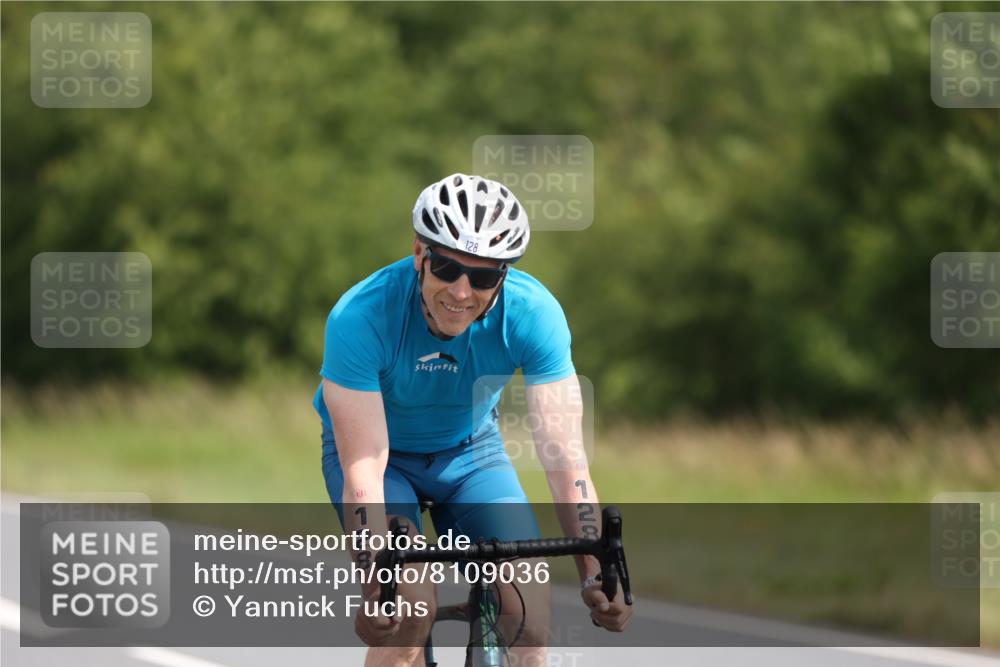 22.06.2025 - Viking Triathlon Yannick Fuchs http://msf.ph/oto/8109036 22.06.2025 11:33:00 Radfahren 95, 128, 287, 291, 379, 625, 662 meine-sportfotos.de