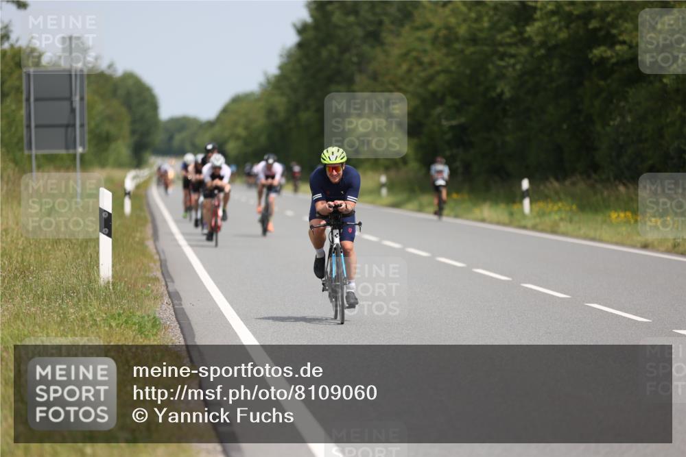 22.06.2025 - Viking Triathlon Yannick Fuchs http://msf.ph/oto/8109060 22.06.2025 12:13:56 Radfahren 28, 150, 172, 180, 184, 253, 375, 482, 513, 635, 645 meine-sportfotos.de