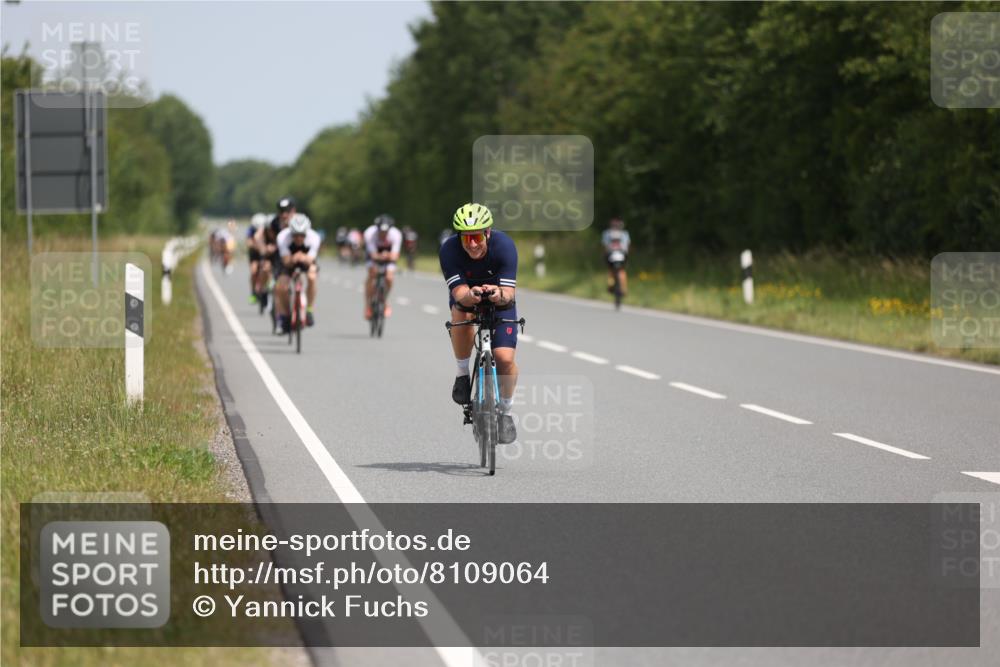 22.06.2025 - Viking Triathlon Yannick Fuchs http://msf.ph/oto/8109064 22.06.2025 12:13:56 Radfahren 28, 150, 172, 180, 184, 253, 375, 482, 513, 635, 645 meine-sportfotos.de