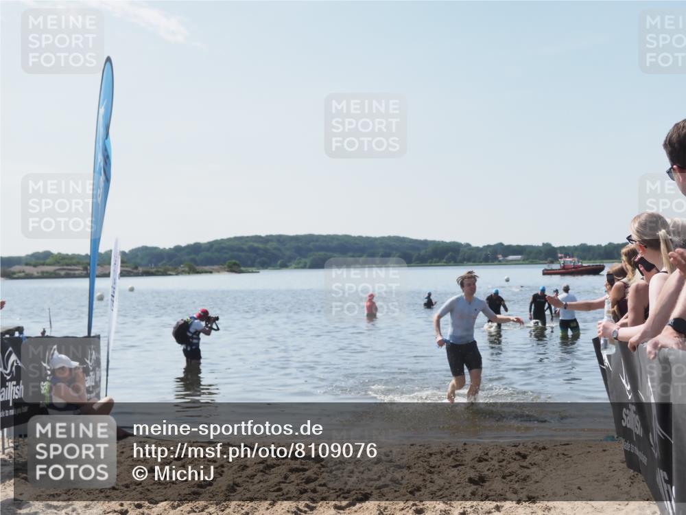 22.06.2025 - Viking Triathlon MichiJ http://msf.ph/oto/8109076 22.06.2025 10:58:09 Schwimmen 357, 359, 403 meine-sportfotos.de