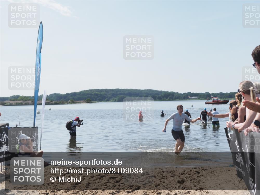 22.06.2025 - Viking Triathlon MichiJ http://msf.ph/oto/8109084 22.06.2025 10:58:09 Schwimmen 357, 359, 403 meine-sportfotos.de