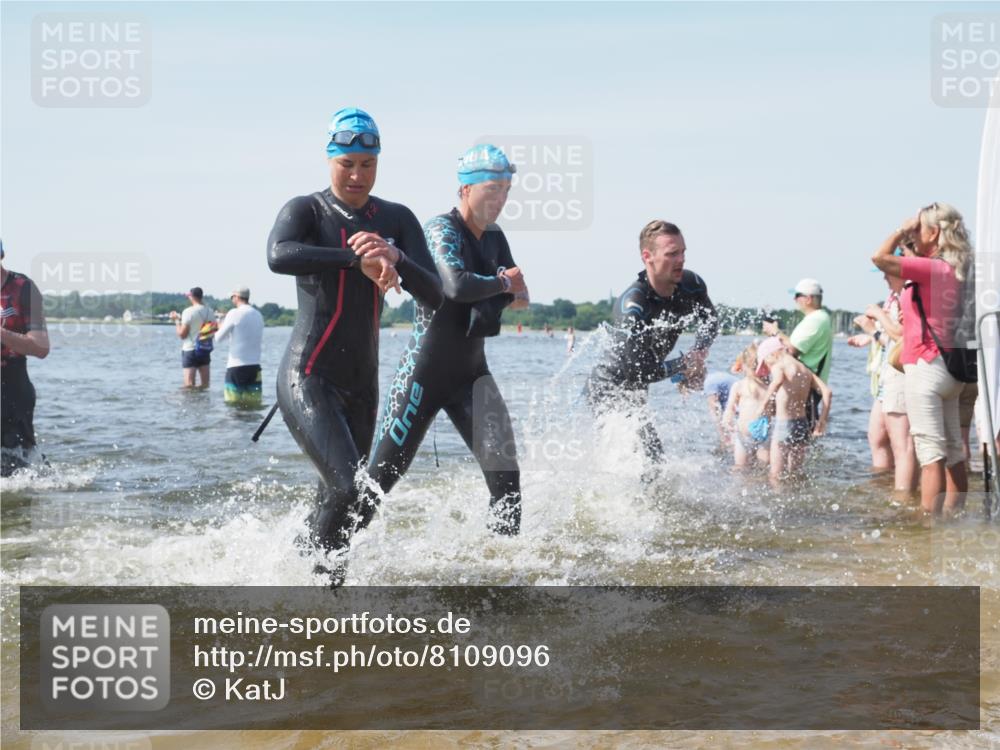 22.06.2025 - Viking Triathlon KatJ http://msf.ph/oto/8109096 22.06.2025 10:38:34 Schwimmen 22, 85, 156, 164, 215, 269, 315, 398, 419, 428, 509, 535, 601, 603, 659 meine-sportfotos.de