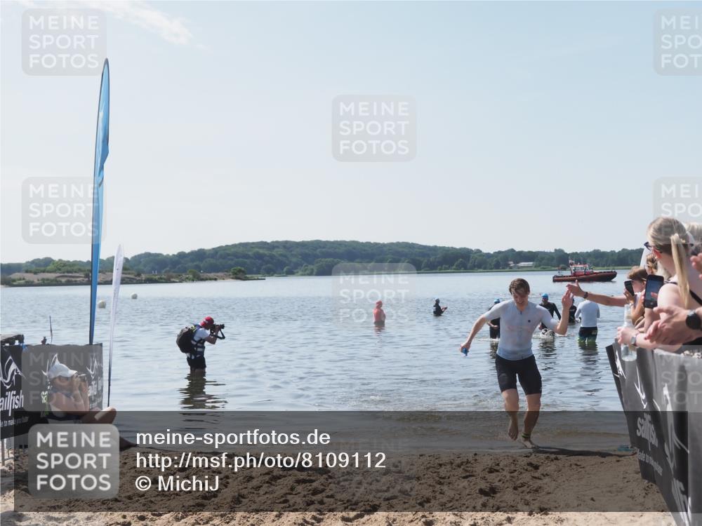 22.06.2025 - Viking Triathlon MichiJ http://msf.ph/oto/8109112 22.06.2025 10:58:10 Schwimmen 357, 359, 403 meine-sportfotos.de