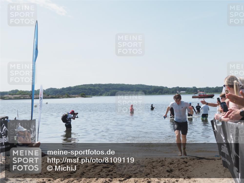 22.06.2025 - Viking Triathlon MichiJ http://msf.ph/oto/8109119 22.06.2025 10:58:10 Schwimmen 357, 359, 403 meine-sportfotos.de