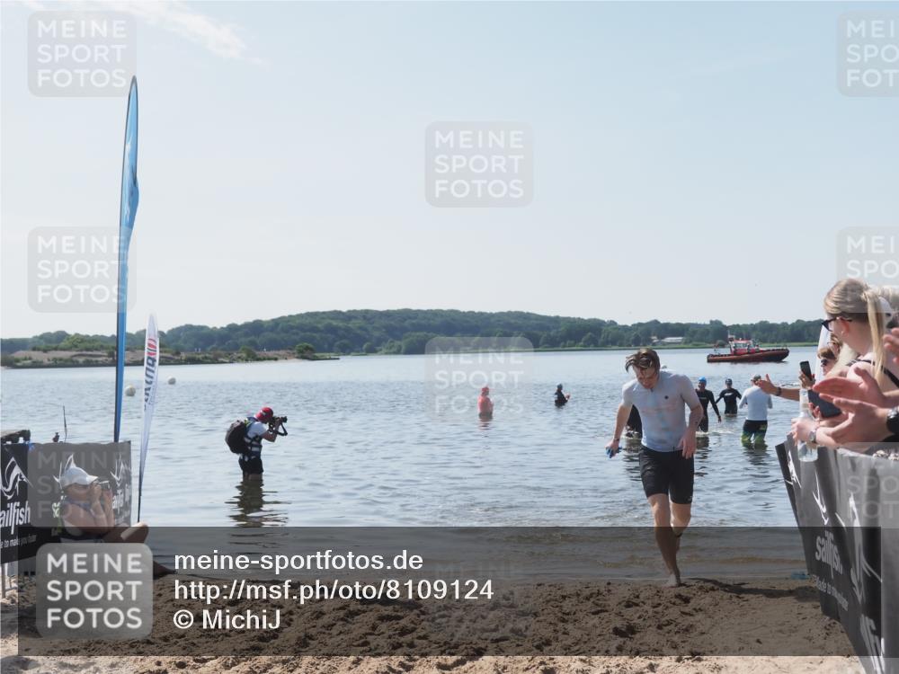 22.06.2025 - Viking Triathlon MichiJ http://msf.ph/oto/8109124 22.06.2025 10:58:10 Schwimmen 357, 359, 403 meine-sportfotos.de