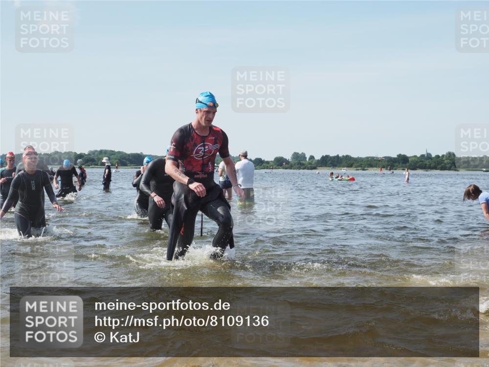 22.06.2025 - Viking Triathlon KatJ http://msf.ph/oto/8109136 22.06.2025 10:38:35 Schwimmen 22, 85, 156, 164, 215, 269, 315, 327, 398, 419, 428, 509, 535, 601, 603, 659 meine-sportfotos.de