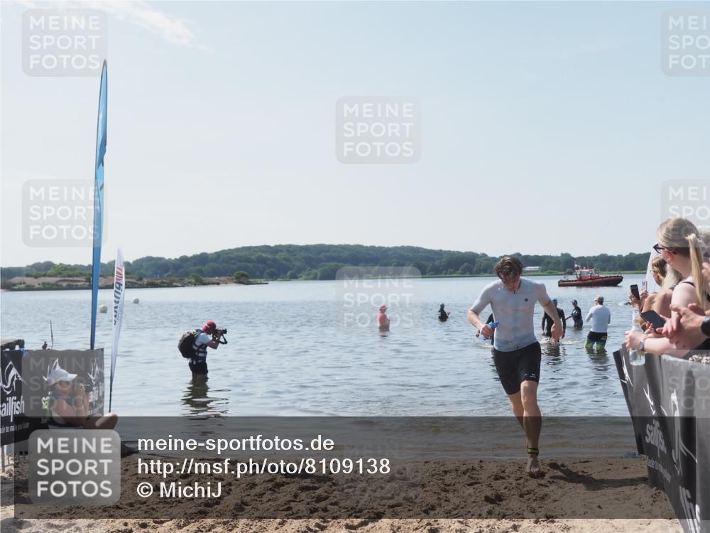 22.06.2025 - Viking Triathlon MichiJ http://msf.ph/oto/8109138 22.06.2025 10:58:10 Schwimmen 357, 359, 403 meine-sportfotos.de