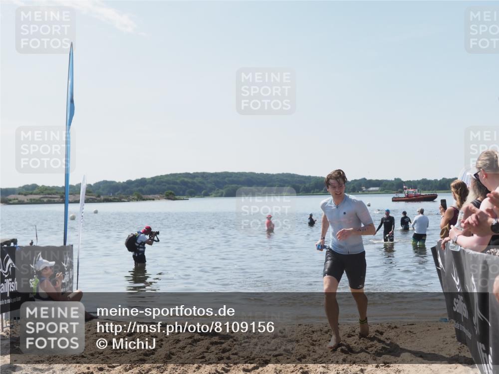 22.06.2025 - Viking Triathlon MichiJ http://msf.ph/oto/8109156 22.06.2025 10:58:11 Schwimmen 357, 359, 403 meine-sportfotos.de