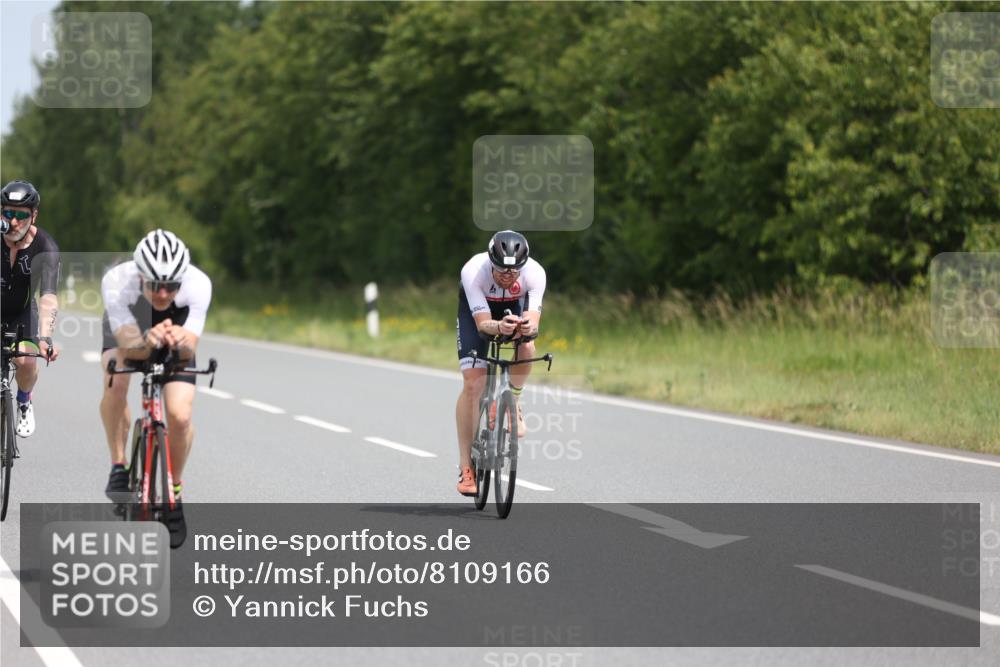 22.06.2025 - Viking Triathlon Yannick Fuchs http://msf.ph/oto/8109166 22.06.2025 12:14:00 Radfahren 28, 150, 172, 180, 184, 253, 375, 416, 513, 635, 645 meine-sportfotos.de