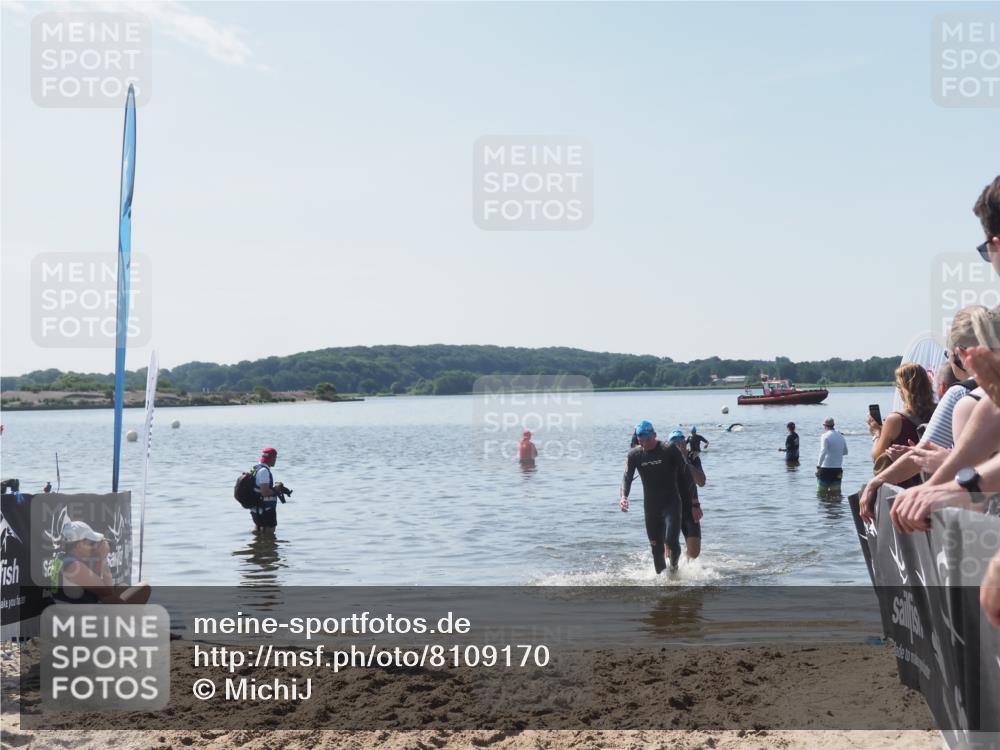22.06.2025 - Viking Triathlon MichiJ http://msf.ph/oto/8109170 22.06.2025 10:58:21 Schwimmen 359, 403 meine-sportfotos.de