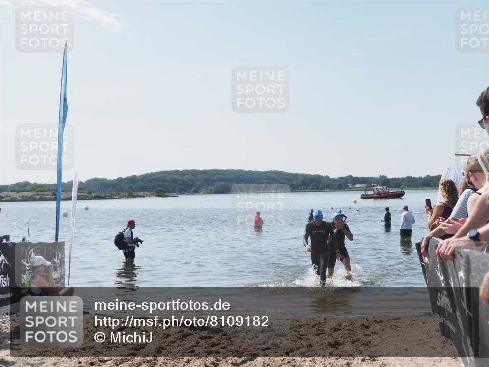 22.06.2025 - Viking Triathlon MichiJ http://msf.ph/oto/8109182 22.06.2025 10:58:22 Schwimmen 359, 403 meine-sportfotos.de