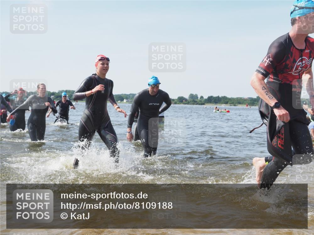 22.06.2025 - Viking Triathlon KatJ http://msf.ph/oto/8109188 22.06.2025 10:38:37 Schwimmen 22, 85, 156, 164, 215, 269, 315, 327, 398, 419, 428, 509, 601, 603, 659 meine-sportfotos.de