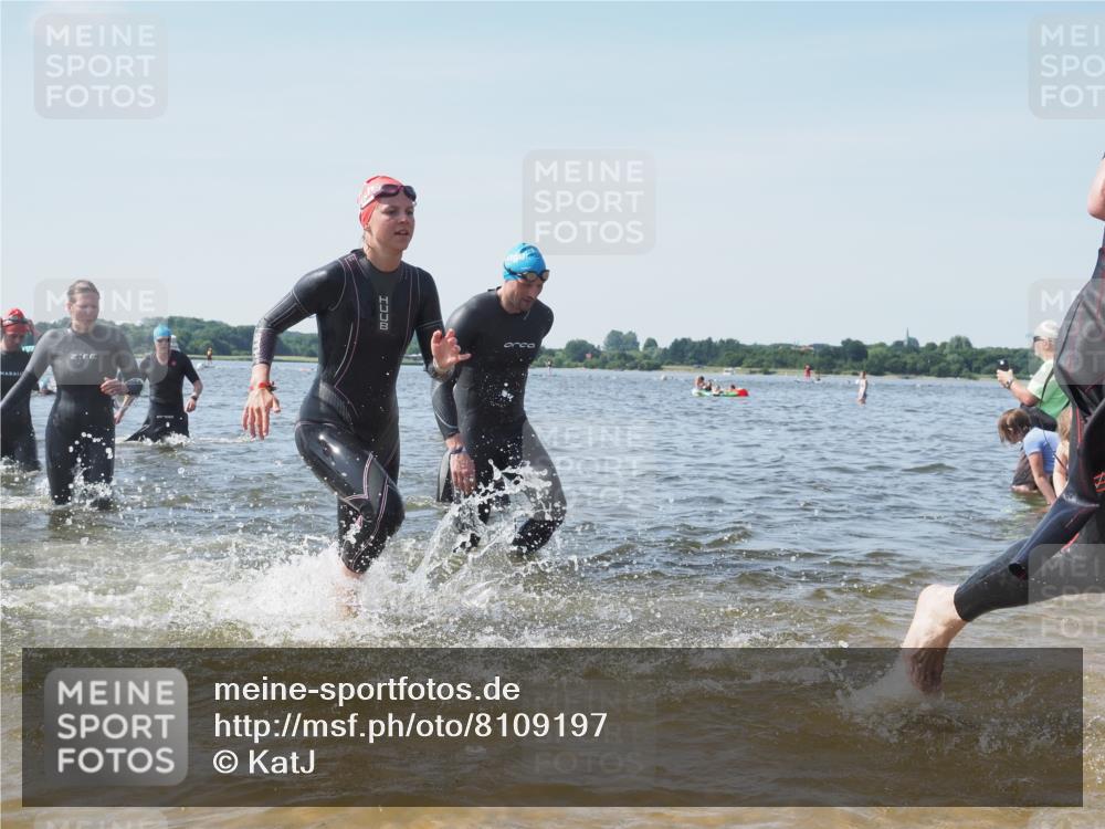 22.06.2025 - Viking Triathlon KatJ http://msf.ph/oto/8109197 22.06.2025 10:38:37 Schwimmen 22, 85, 156, 164, 215, 269, 315, 327, 398, 419, 428, 509, 601, 603, 659 meine-sportfotos.de