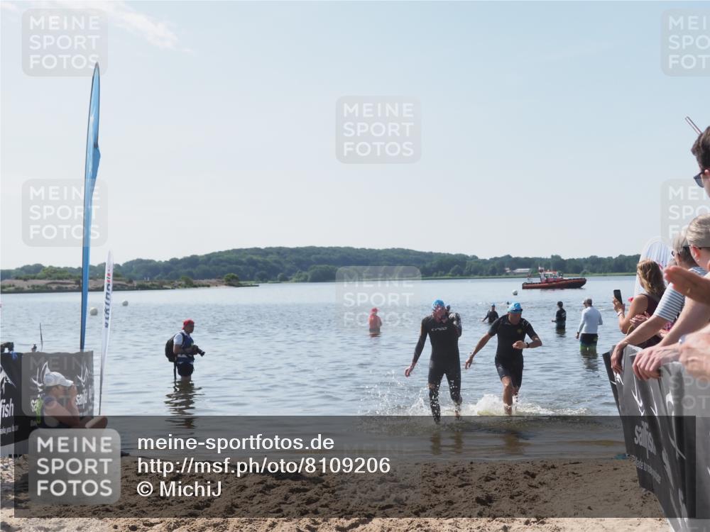 22.06.2025 - Viking Triathlon MichiJ http://msf.ph/oto/8109206 22.06.2025 10:58:22 Schwimmen 359, 403 meine-sportfotos.de