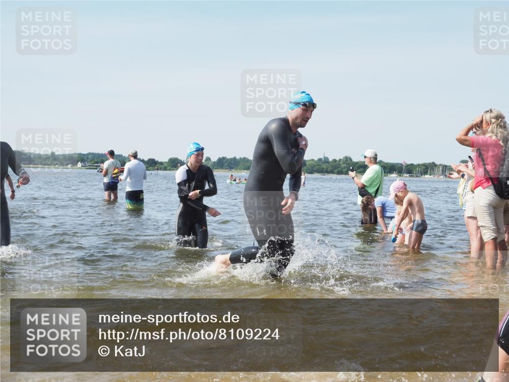22.06.2025 - Viking Triathlon KatJ http://msf.ph/oto/8109224 22.06.2025 10:38:39 Schwimmen 22, 85, 135, 156, 164, 215, 315, 327, 419, 428, 601, 603, 659 meine-sportfotos.de