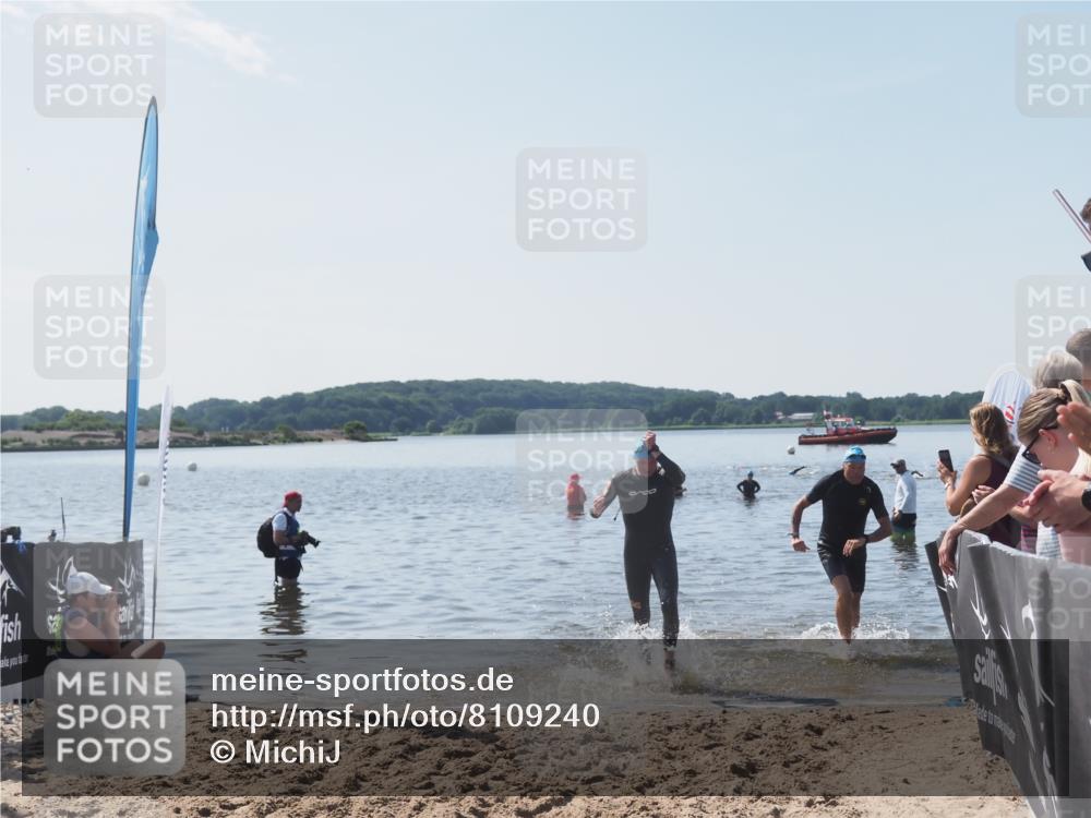 22.06.2025 - Viking Triathlon MichiJ http://msf.ph/oto/8109240 22.06.2025 10:58:23 Schwimmen 359, 403 meine-sportfotos.de