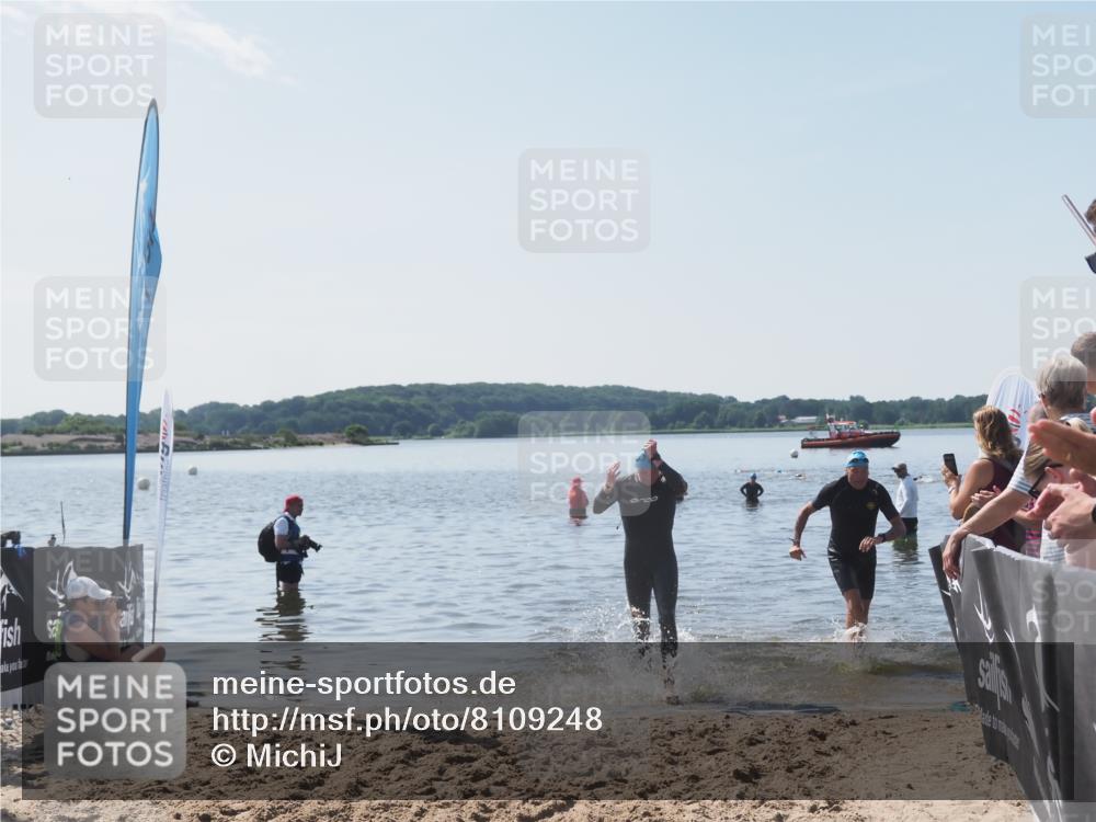 22.06.2025 - Viking Triathlon MichiJ http://msf.ph/oto/8109248 22.06.2025 10:58:23 Schwimmen 359, 403 meine-sportfotos.de