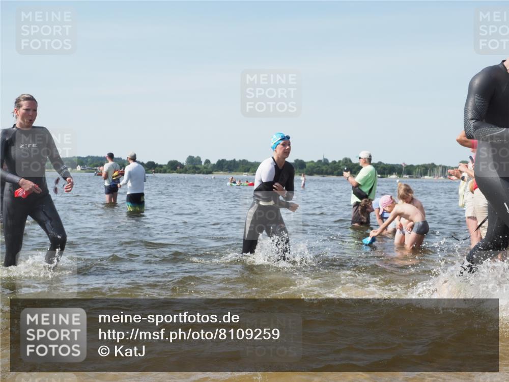 22.06.2025 - Viking Triathlon KatJ http://msf.ph/oto/8109259 22.06.2025 10:38:40 Schwimmen 22, 85, 135, 156, 164, 211, 215, 315, 327, 419, 428, 601, 603, 659 meine-sportfotos.de