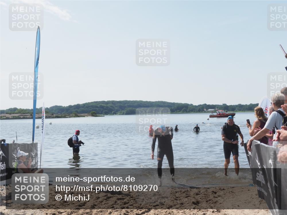 22.06.2025 - Viking Triathlon MichiJ http://msf.ph/oto/8109270 22.06.2025 10:58:24 Schwimmen 359, 403 meine-sportfotos.de
