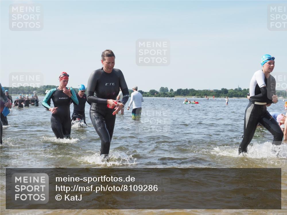 22.06.2025 - Viking Triathlon KatJ http://msf.ph/oto/8109286 22.06.2025 10:38:41 Schwimmen 22, 85, 135, 156, 164, 211, 215, 315, 327, 419, 601, 603, 659 meine-sportfotos.de