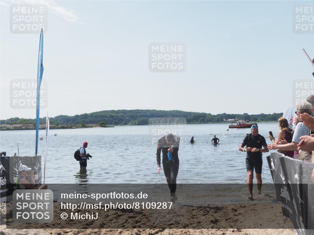 22.06.2025 - Viking Triathlon MichiJ http://msf.ph/oto/8109287 22.06.2025 10:58:24 Schwimmen 359, 403 meine-sportfotos.de