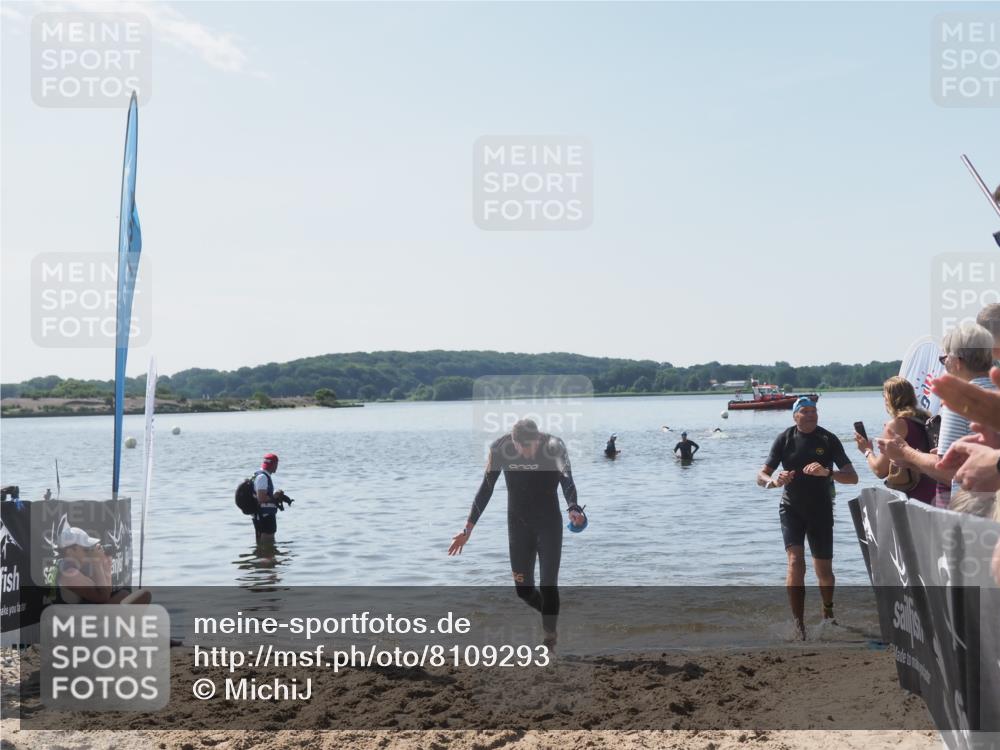 22.06.2025 - Viking Triathlon MichiJ http://msf.ph/oto/8109293 22.06.2025 10:58:24 Schwimmen 359, 403 meine-sportfotos.de