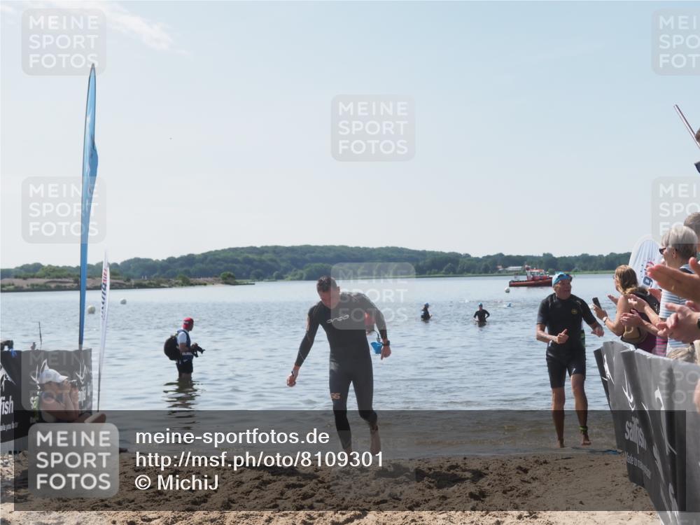 22.06.2025 - Viking Triathlon MichiJ http://msf.ph/oto/8109301 22.06.2025 10:58:25 Schwimmen 359, 403 meine-sportfotos.de