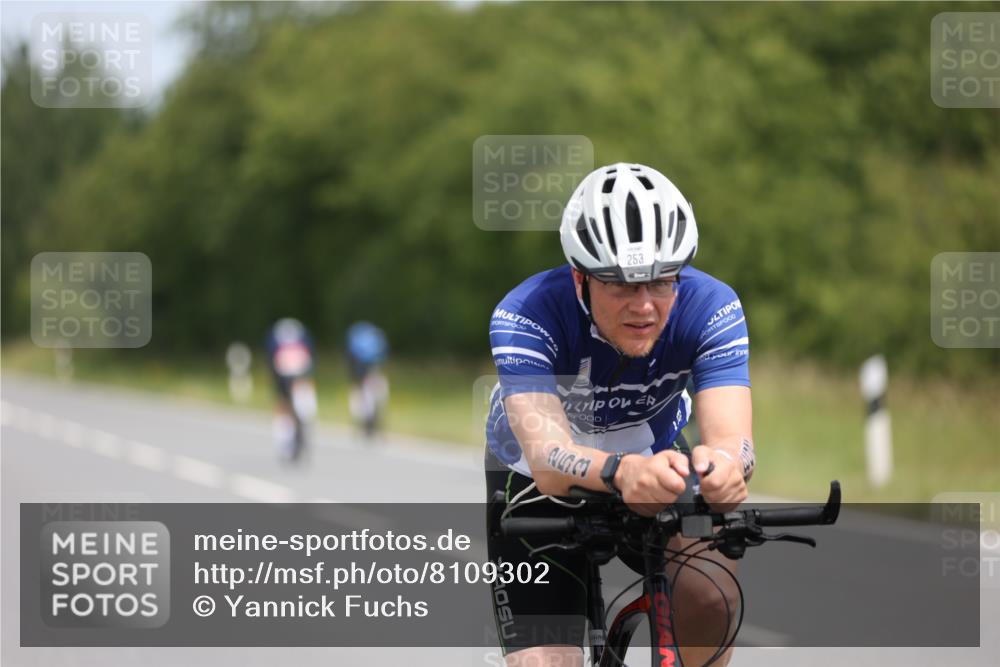 22.06.2025 - Viking Triathlon Yannick Fuchs http://msf.ph/oto/8109302 22.06.2025 12:14:05 Radfahren 77, 150, 172, 184, 203, 253, 375, 416, 513, 634 meine-sportfotos.de